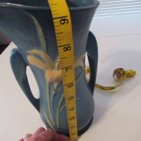 Roseville Zephyr Lily Pottery vase - Picture 6 of 11